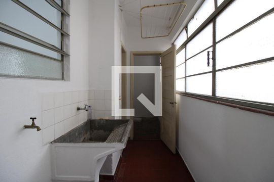 Área de serviço  de apartamento para alugar com 2 quartos, 94m² em Santa Cecília, São Paulo