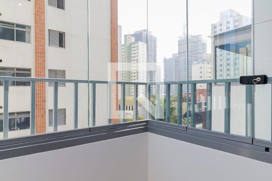 Studio de kitnet/studio para alugar com 1 quarto, 20m² em Jardim das Acacias, São Paulo