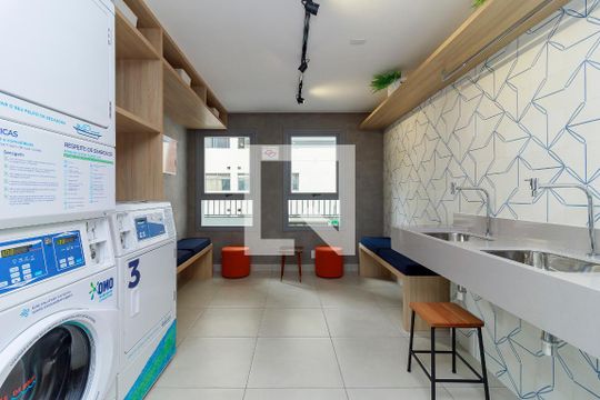 Lavanderia de kitnet/studio para alugar com 1 quarto, 20m² em Jardim das Acacias, São Paulo