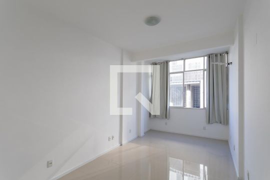 Studio de kitnet/studio para alugar com 0 quarto, 30m² em Centro, Rio de Janeiro