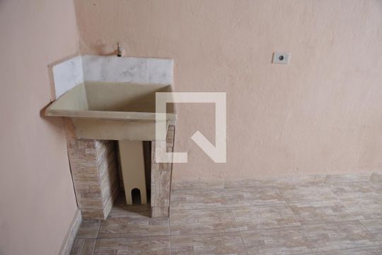 Área de Serviço de casa para alugar com 1 quarto, 40m² em Vila Cavaton, São Paulo