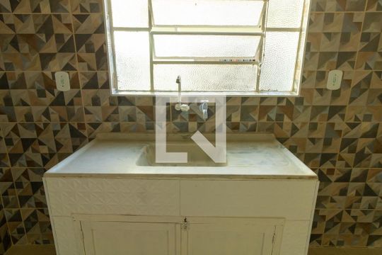Cozinha de casa para alugar com 2 quartos, 70m² em Cangaiba, São Paulo