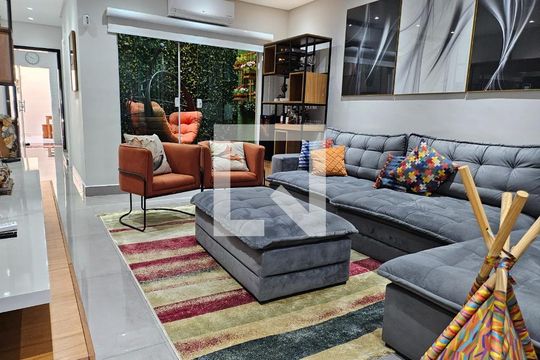 Sala de casa à venda com 3 quartos, 104m² em Vila Santa Isabel, São Paulo