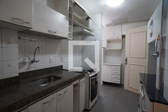 Cozinha de apartamento à venda com 2 quartos, 75m² em Santa Rosa, Niterói