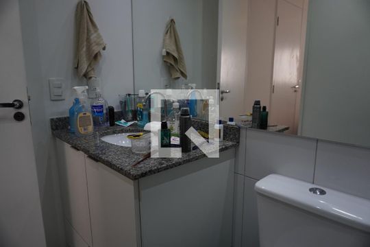 Banheiro de apartamento à venda com 1 quarto, 36m² em Cambuci, São Paulo