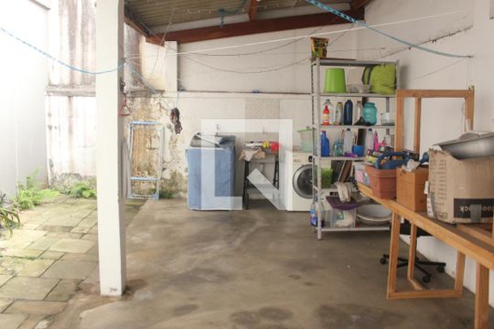 Quintal de casa à venda com 4 quartos, 180m² em Jardim Consórcio, São Paulo