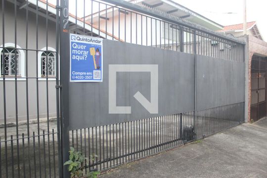 Fachada de casa à venda com 4 quartos, 180m² em Jardim Consórcio, São Paulo