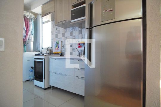 Cozinha  de apartamento à venda com 2 quartos, 43m² em Sarandi, Porto Alegre