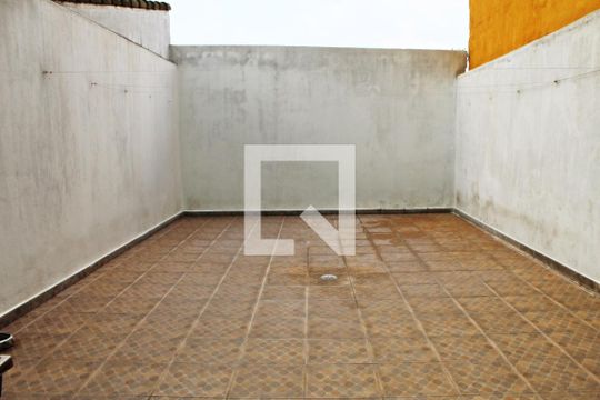 Quintal de casa à venda com 3 quartos, 91m² em Itaquera, São Paulo