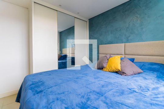 Suíte de apartamento para alugar com 2 quartos, 60m² em Vila Anastácio, São Paulo