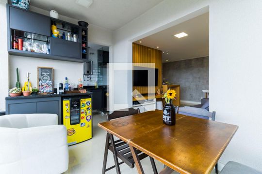 Varanda de apartamento para alugar com 2 quartos, 60m² em Vila Anastácio, São Paulo