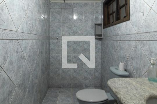 Banheiro de Serviço de casa para alugar com 4 quartos, 300m² em Partenon, Porto Alegre