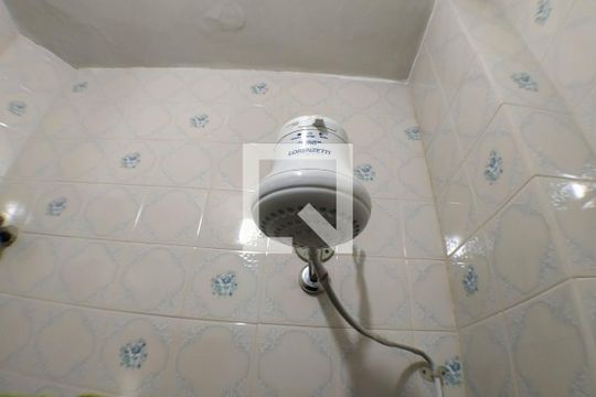 Banheiro de apartamento para alugar com 1 quarto, 30m² em Centro, Niterói