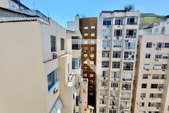 Sala vista  de apartamento para alugar com 3 quartos, 116m² em Copacabana, Rio de Janeiro