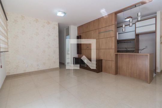 Apartamento para alugar com 3 quartos, 96m² em Monte Cristo, Florianópolis