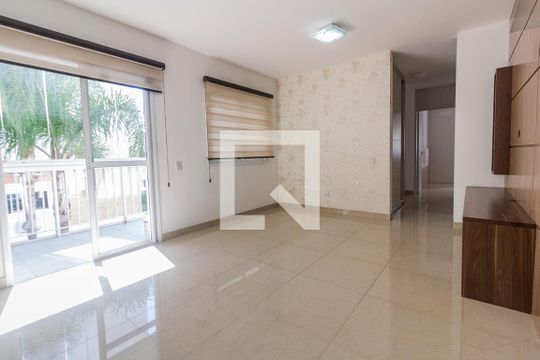 Sala de apartamento para alugar com 3 quartos, 96m² em Monte Cristo, Florianópolis
