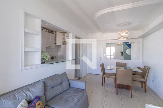Sala de apartamento para alugar com 2 quartos, 47m² em Centro, Osasco