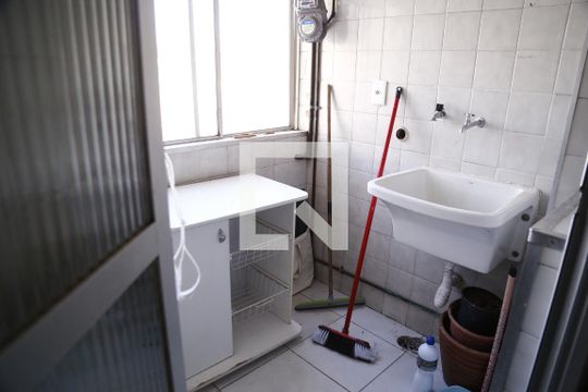 Área de Serviço de apartamento para alugar com 2 quartos, 62m² em Vila Albertina, São Paulo