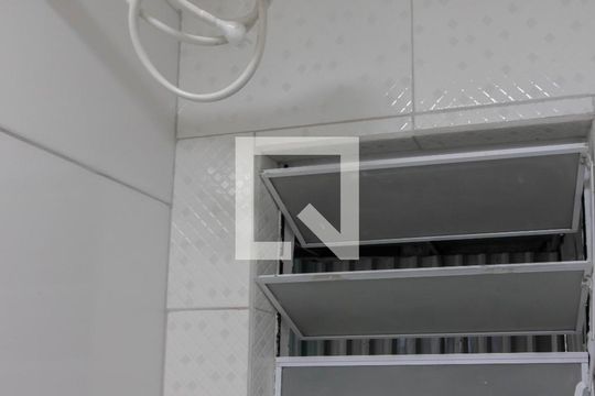 Banheiro de casa para alugar com 1 quarto, 27m² em Jardim Maia, Guarulhos