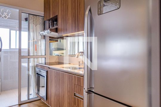 Cozinha de apartamento para alugar com 1 quarto, 45m² em Cerqueira César, São Paulo
