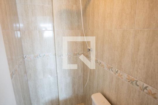 Banheiro de Serviço de apartamento para alugar com 3 quartos, 120m² em Centro, Taubaté