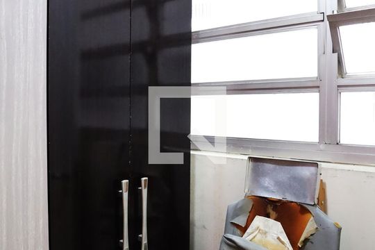 Quarto de Serviço de apartamento para alugar com 2 quartos, 110m² em Santa Cecilia, São Paulo