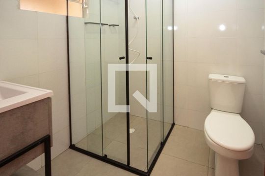 Banherio de casa para alugar com 1 quarto, 36m² em Parque dos Bancarios, São Paulo