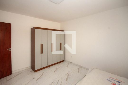 Quarto de casa para alugar com 1 quarto, 36m² em Parque dos Bancarios, São Paulo