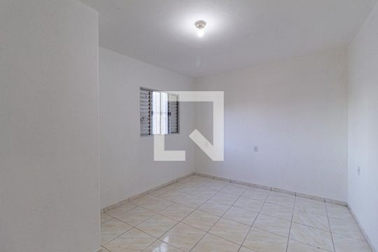 Quarto de casa para alugar com 1 quarto, 40m² em Helena Maria, Osasco