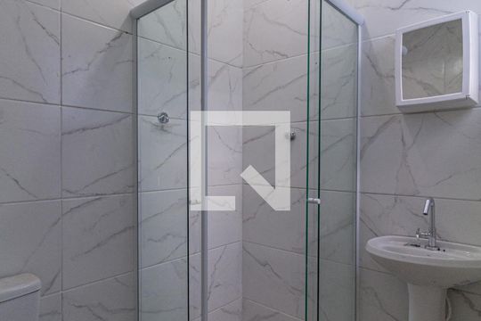 Banheiro de casa para alugar com 1 quarto, 40m² em Helena Maria, Osasco