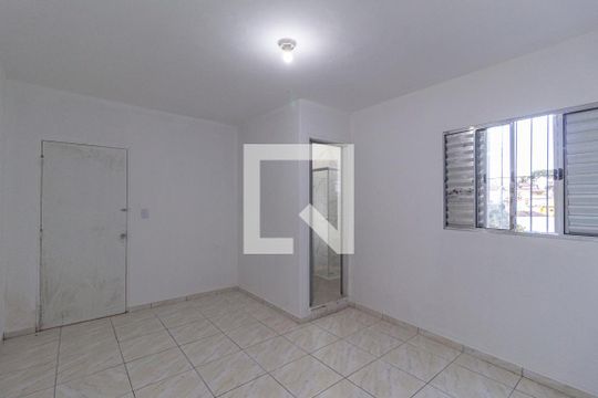 Quarto de casa para alugar com 1 quarto, 40m² em Helena Maria, Osasco