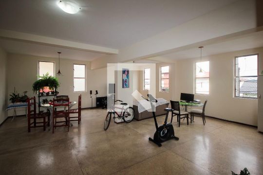 Casa à venda com 6 quartos, 305m² em Vila Arapua, São Paulo