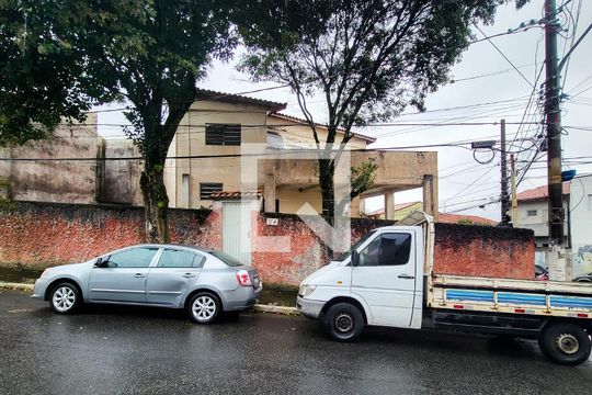 Fachada de casa à venda com 6 quartos, 305m² em Vila Arapua, São Paulo