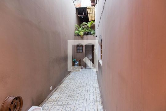 Quintal de casa à venda com 3 quartos, 330m² em Campanário, Diadema