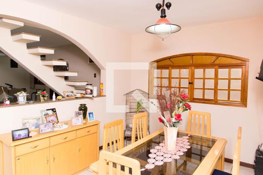 Sala de Jantar de casa à venda com 3 quartos, 330m² em Campanário, Diadema