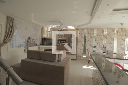 Sala de casa à venda com 4 quartos, 180m² em Sarandi, Porto Alegre