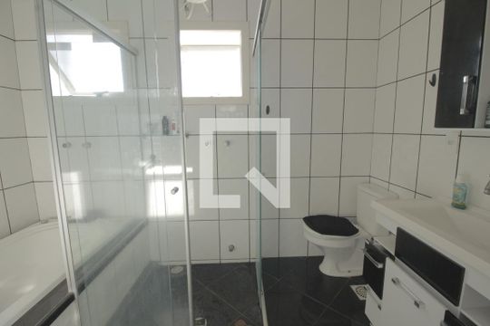 Banheiro da Suíte de casa à venda com 4 quartos, 180m² em Sarandi, Porto Alegre