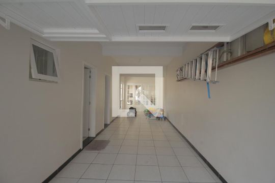 Garagem de casa à venda com 4 quartos, 180m² em Sarandi, Porto Alegre