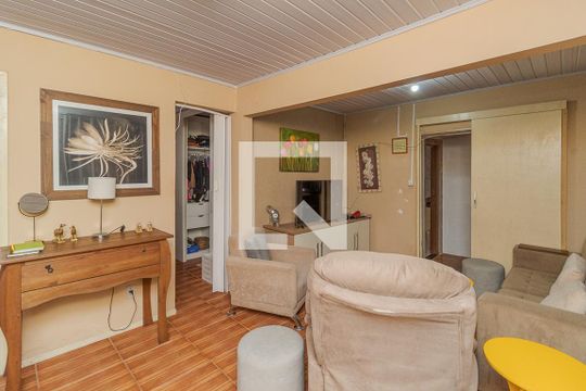 Sala de casa à venda com 2 quartos, 100m² em Rubem Berta, Porto Alegre