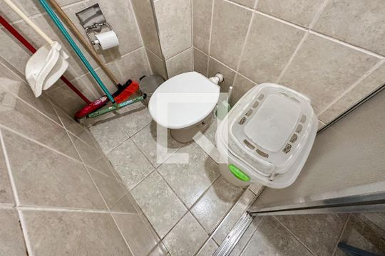 Banheiro de serviço de apartamento à venda com 3 quartos, 96m² em Perdizes, São Paulo