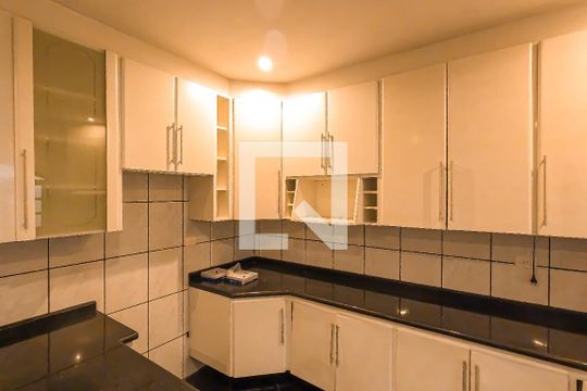 Cozinha de casa à venda com 3 quartos, 210m² em Vila Rosalia, Guarulhos