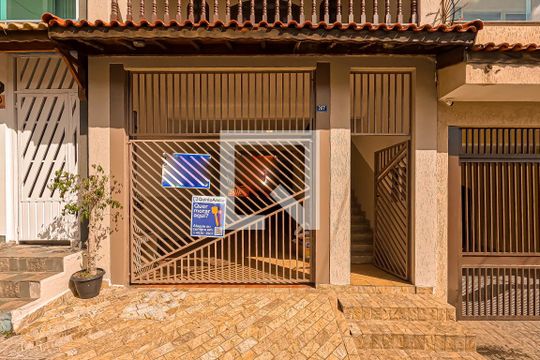 Fachada da Casa de casa à venda com 3 quartos, 210m² em Vila Rosalia, Guarulhos