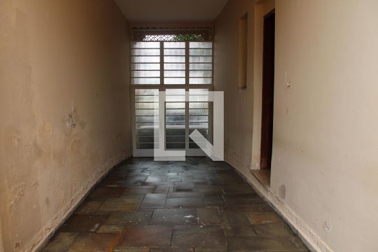 Garagem de casa à venda com 3 quartos, 250m² em Lapa, São Paulo