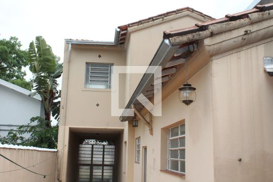 Quintal de casa à venda com 3 quartos, 250m² em Lapa, São Paulo