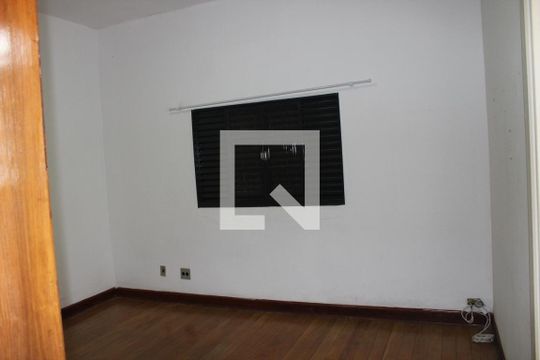 Suíte de casa à venda com 3 quartos, 250m² em Lapa, São Paulo