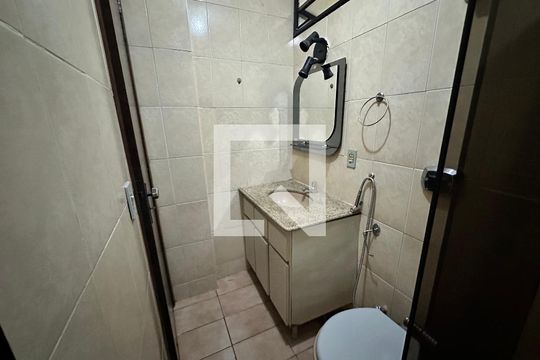 Banheiro de apartamento para alugar com 3 quartos, 80m² em Funcionários, Belo Horizonte