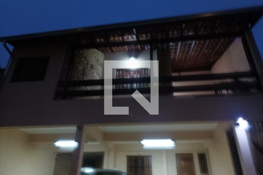 Fachada do Prédio de casa à venda com 7 quartos, 245m² em Jardim Iva, São Paulo