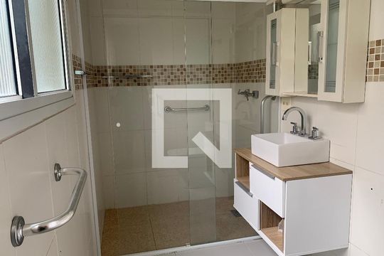 Banheiro de apartamento para alugar com 3 quartos, 250m² em Cerqueira César, São Paulo