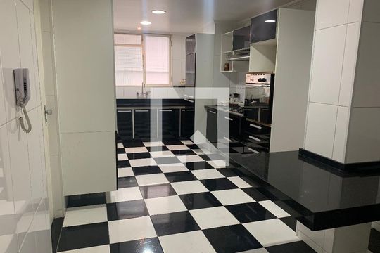 Cozinha de apartamento para alugar com 3 quartos, 250m² em Cerqueira César, São Paulo