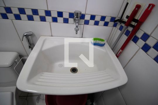 Banheiro de apartamento para alugar com 1 quarto, 32m² em Setor Central, Goiânia
